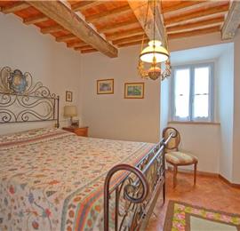 6 Bedroom Villa with Pool near Arezzo, Sleeps 12